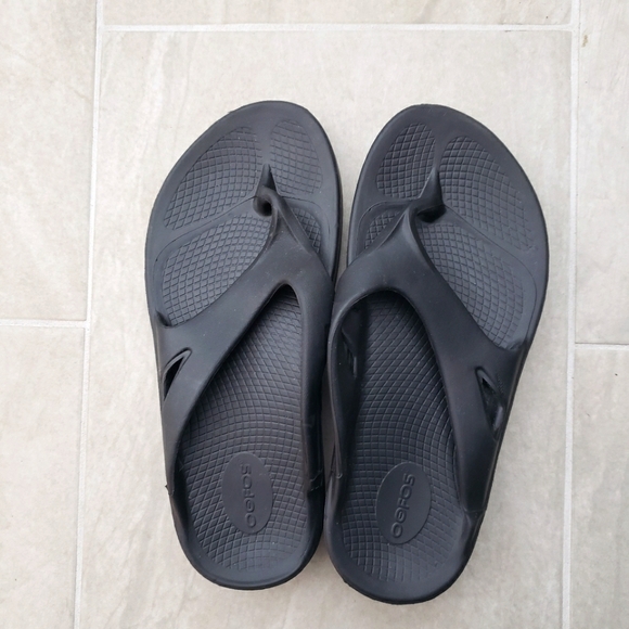 OOFOS Other - NWOT OOFOS Ooriginal Unisex Recovery Sandals Flip Flops
